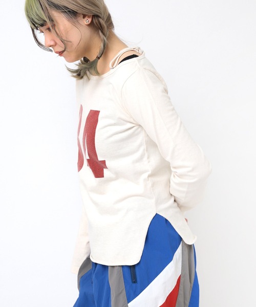 RNA（アールエヌエー）の「M2376 オフショルナンバリングプルオーバー（Tシャツ/カットソー・レディース・ホワイト/グリーン/ブラック・MEDIUM）」の4枚目の写真