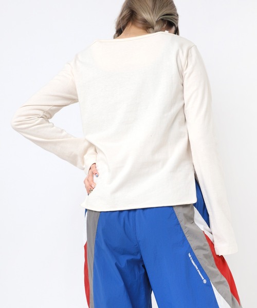 RNA（アールエヌエー）の「M2376 オフショルナンバリングプルオーバー（Tシャツ/カットソー・レディース・ホワイト/グリーン/ブラック・MEDIUM）」の5枚目の写真