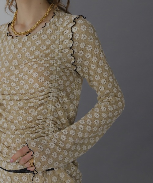 ROSE BUD(ローズバッド)の「(CREOLME)シャーリングフラワートップス(Tシャツ/カットソー・レディース・ホワイト/レッド/ブラック・ONE SIZE)」の21枚目の写真