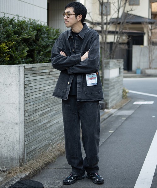 UNIVERSAL OVERALL（ユニバーサルオーバーオール）の「DENIM PAINTER PANTS（デニムパンツ・メンズ・ブラック/ブルー・M/L）」の9枚目の写真