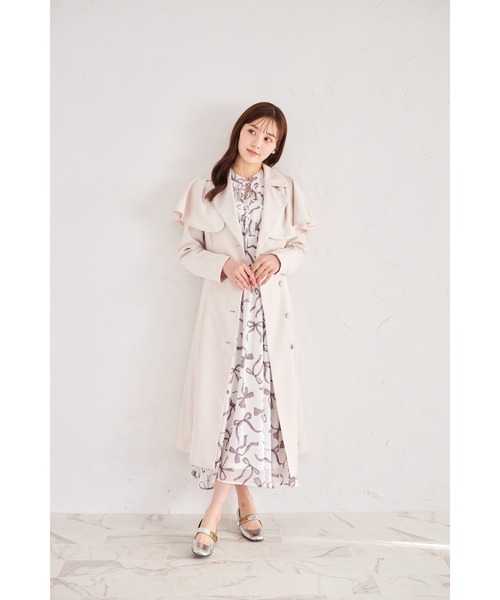 tocco closet（トッコ　クローゼット）の「取り外し可能なケープ＆ベルト付きトレンチコート（トレンチコート・レディース・ベージュ/ネイビー/ライトベージュ・M）」の18枚目の写真