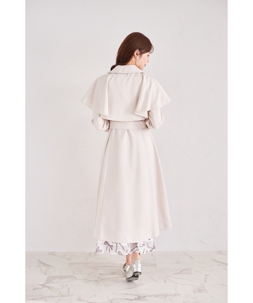 tocco closet（トッコ　クローゼット）の「取り外し可能なケープ＆ベルト付きトレンチコート（トレンチコート・レディース・ベージュ/ネイビー/ライトベージュ・M）」の16枚目の写真