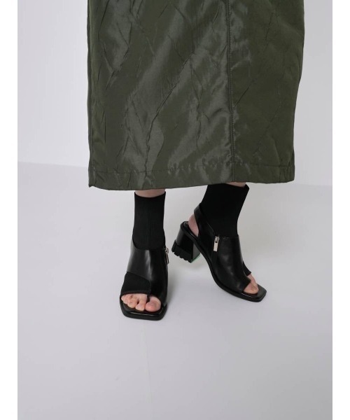 Bella lume(ベッラルーメ)の「【NK】【it】【Bella Lume(ベッラルーメ)】トングブーツ(ブーツ・レディース・ブラック/ベージュ・LARGE/SMALL/MEDIUM)」の16枚目の写真