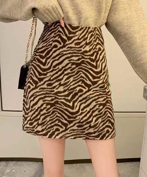 NANEA(ナネア)の「起毛ゼブラ柄ミニスカート(スカート・レディース・ブラック/ブラウン・SMALL/MEDIUM/LARGE)」の7枚目の写真
