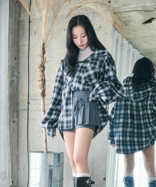 ANDGEEBEE(アンジービー)の「UNISEX チェックフーディシャツ(シャツ/ブラウス・レディース・ブラック/ブラウン・FREE)」の4枚目の写真