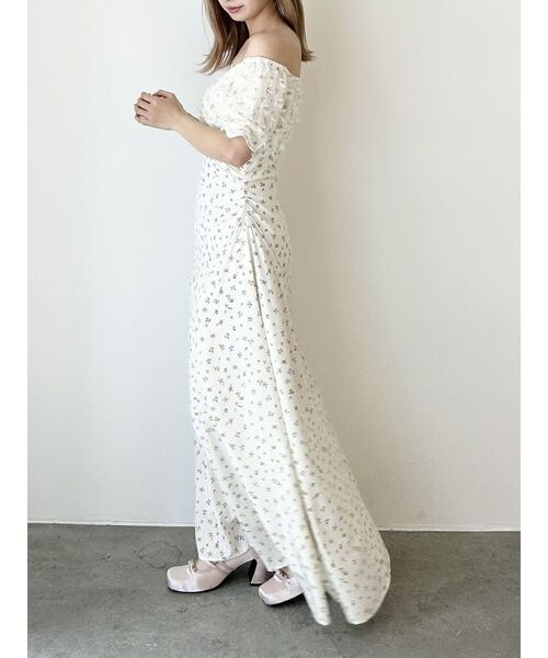 CALNAMUR（カルナムール）の「TULLE LAYERED FLOWER OP/チュールレイヤードフラワーワンピース（ワンピース・レディース・ホワイト/ブラック・SMALL/MEDIUM）」の21枚目の写真