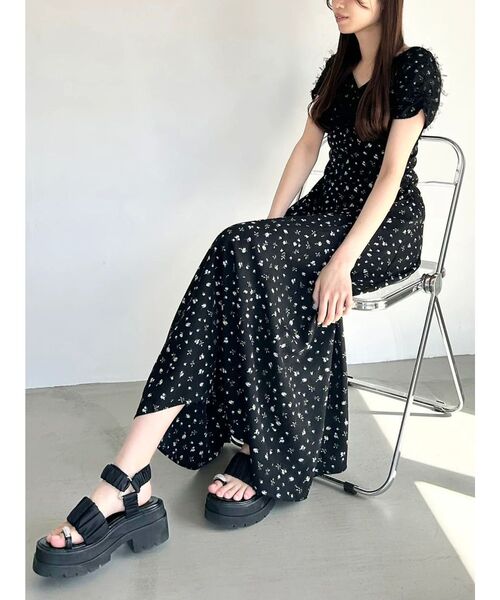 CALNAMUR（カルナムール）の「TULLE LAYERED FLOWER OP/チュールレイヤードフラワーワンピース（ワンピース・レディース・ホワイト/ブラック・SMALL/MEDIUM）」の6枚目の写真