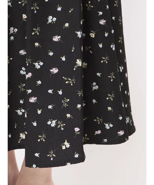 CALNAMUR（カルナムール）の「TULLE LAYERED FLOWER OP/チュールレイヤードフラワーワンピース（ワンピース・レディース・ホワイト/ブラック・SMALL/MEDIUM）」の16枚目の写真