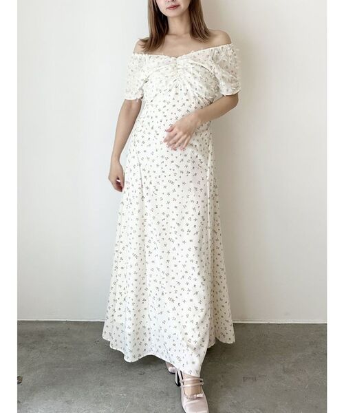 CALNAMUR（カルナムール）の「TULLE LAYERED FLOWER OP/チュールレイヤードフラワーワンピース（ワンピース・レディース・ホワイト/ブラック・SMALL/MEDIUM）」の2枚目の写真