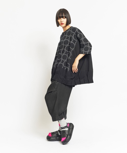 gomme(ゴム)の「ホールドット天竺 ヘムハッチングT(Tシャツ/カットソー・レディース・ホワイト×ブラック/ブラック×ホワイト/ブラック×グレー・MEDIUM)」の6枚目の写真