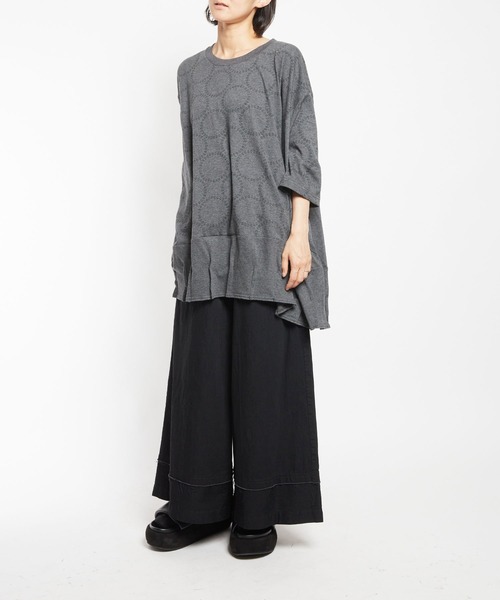 gomme(ゴム)の「ホールドット天竺 ヘムハッチングT(Tシャツ/カットソー・レディース・ホワイト×ブラック/ブラック×ホワイト/ブラック×グレー・MEDIUM)」の11枚目の写真