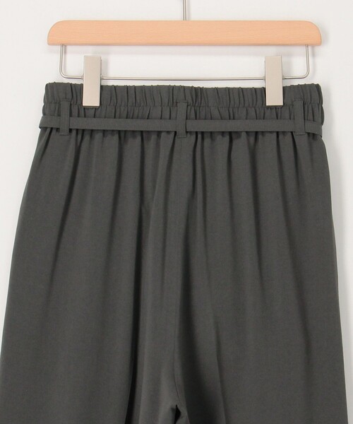 MICO COULIER（ミコクリエ）の「《セットアップ対応》ハイストレッチカルゼワッシャーベルト付きパンツ（その他パンツ・レディース・チャコールグレー/グレイッシュベージュ/ネイビー・36/38）」の6枚目の写真