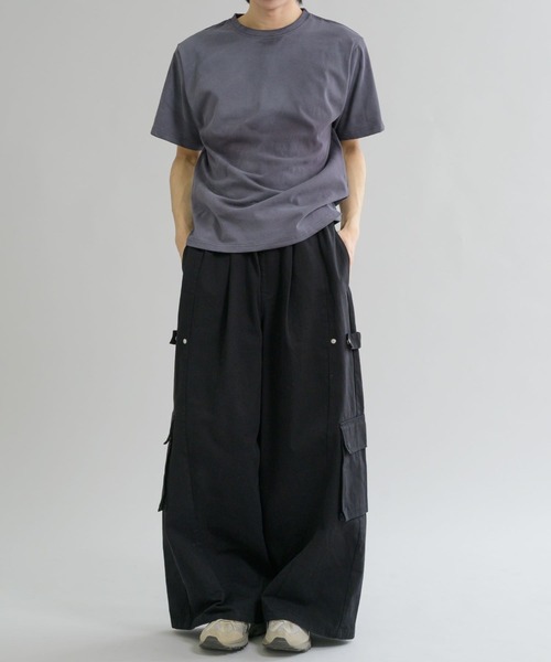 EPNK(イーピーエヌケー)の「【EPNK】Spray crew neck tee / スプレークルーネックTee(Tシャツ/カットソー・メンズ・ブラック/グレイッシュベージュ/チャコールグレー/レッド・SMALL/MEDIUM/LARGE)」の7枚目の写真