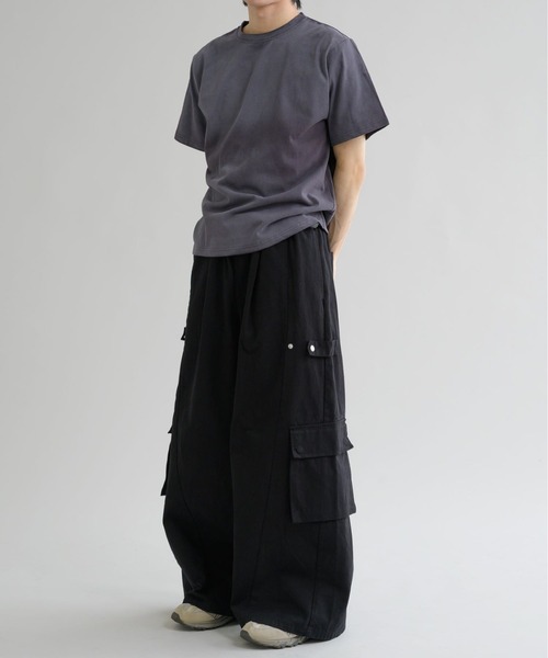 EPNK(イーピーエヌケー)の「【EPNK】Spray crew neck tee / スプレークルーネックTee(Tシャツ/カットソー・メンズ・ブラック/グレイッシュベージュ/チャコールグレー/レッド・SMALL/MEDIUM/LARGE)」の8枚目の写真