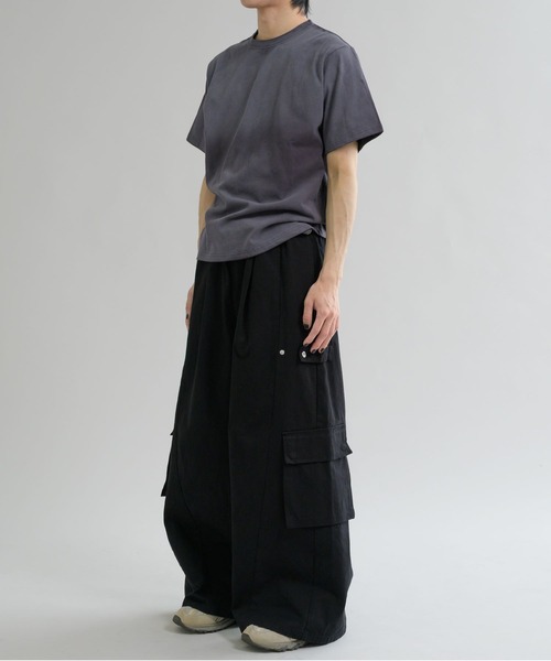 EPNK(イーピーエヌケー)の「【EPNK】Spray crew neck tee / スプレークルーネックTee(Tシャツ/カットソー・メンズ・ブラック/グレイッシュベージュ/チャコールグレー/レッド・SMALL/MEDIUM/LARGE)」の9枚目の写真