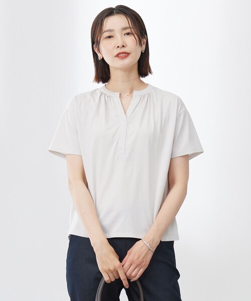 J.PRESS(ジェイプレス)の「【洗える・接触冷感】プレーティングジャージー バンドカラー カットソー(Tシャツ/カットソー・レディース・ホワイト系/スカイブルー系/ベージュ系/オレンジ系/ブラック系・T15/T13)」の3枚目の写真