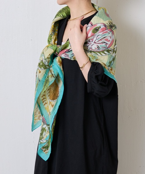 manipuri（マニプリ）の「manipuri/ジャングルフルーツ柄スカーフ（バンダナ/スカーフ・レディース・グリーン・FREE）」の4枚目の写真