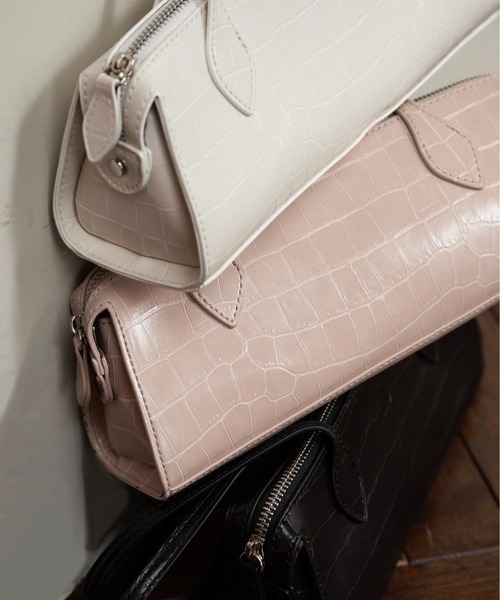 lawgy(ラウジー)の「crocodile thin rectangle bag / クロコダイルスィンレクタングルバッグ(ショルダーバッグ・レディース・アイボリー/ブラック/ピンク・FREE)」の2枚目の写真