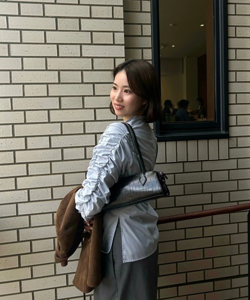 lawgy(ラウジー)の「crocodile thin rectangle bag / クロコダイルスィンレクタングルバッグ(ショルダーバッグ・レディース・アイボリー/ブラック/ピンク・FREE)」の5枚目の写真