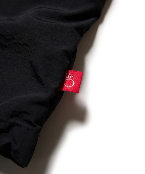 VIRGOwearworks（ヴァルゴウェアワークス）の「Void shell parka（マウンテンパーカー・メンズ・ブラック×ホワイト/ブラック×カーキ/ブラック系その他・2/3/4）」の9枚目の写真