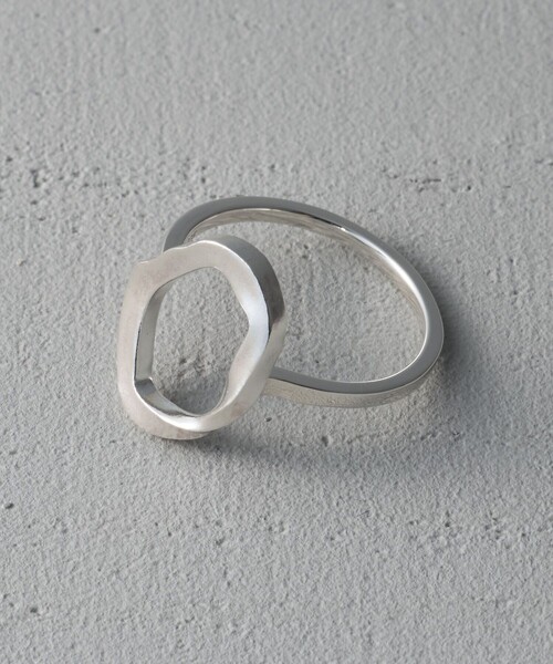 and cloud(アンドクラウド)の「Flutter Window Ring(リング・レディース・シルバー/ブルー・9号/11号/13号/15号)」の4枚目の写真
