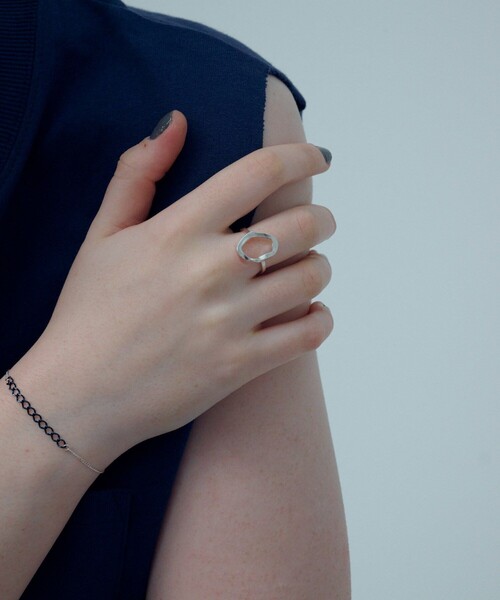 and cloud(アンドクラウド)の「Flutter Window Ring(リング・レディース・シルバー/ブルー・9号/11号/13号/15号)」の7枚目の写真