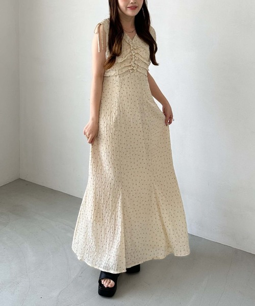 archives 小花柄ドロストノースリーブワンピース セール】小花柄ドロストノースリワンピース（ワンピース