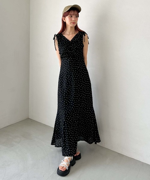 未使用♡René 花柄オーガンジーワンピース archives（アルシーヴ）の「小花柄ドロストノースリワンピース