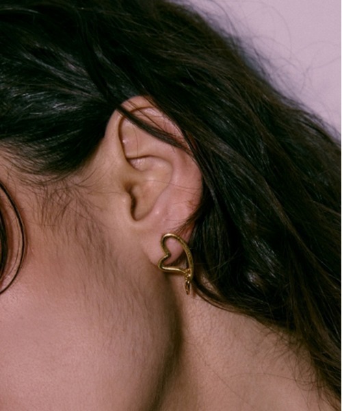 LAPUIS（ラピュイ）の「LAPUIS(ラピュイ) Amuse Heart pierced earrings A（ピアス（両耳用）・レディース・ホワイト/レッド/ブラック・FREE）」の4枚目の写真