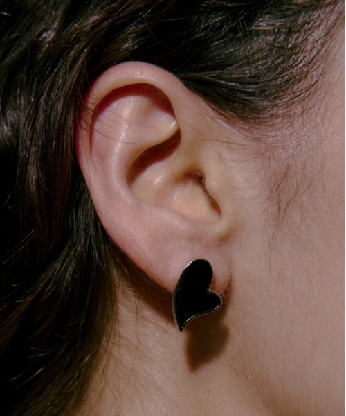 LAPUIS（ラピュイ）の「LAPUIS(ラピュイ) Amuse Heart pierced earrings A（ピアス（両耳用）・レディース・ホワイト/レッド/ブラック・FREE）」の7枚目の写真