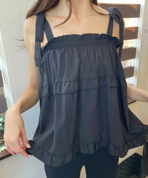 ｔｏｌｅｎｅ（トレネ）の「フリルティアード 肩リボン キャミソール トップス（キャミソール・レディース・ホワイト/グリーン/ブラック・FREE）」の2枚目の写真
