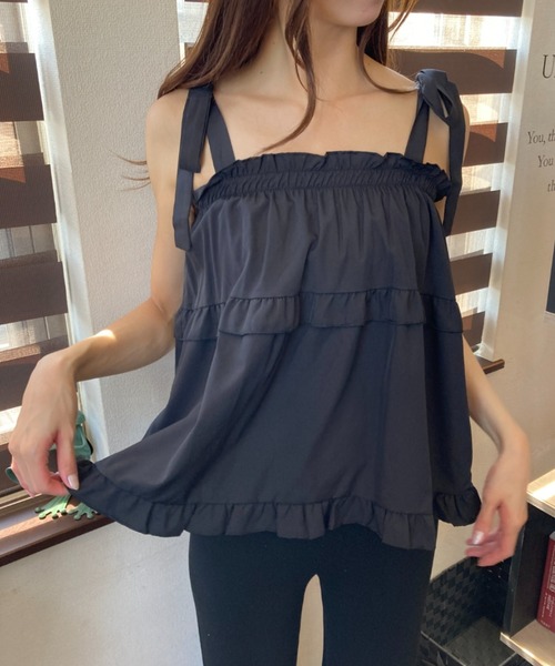 ｔｏｌｅｎｅ（トレネ）の「フリルティアード 肩リボン キャミソール トップス（キャミソール・レディース・ホワイト/グリーン/ブラック・FREE）」の12枚目の写真