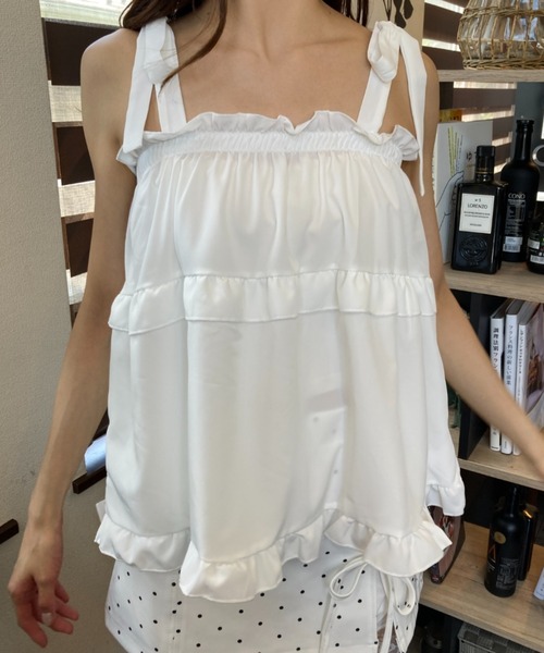 ｔｏｌｅｎｅ（トレネ）の「フリルティアード 肩リボン キャミソール トップス（キャミソール・レディース・ホワイト/グリーン/ブラック・FREE）」の7枚目の写真