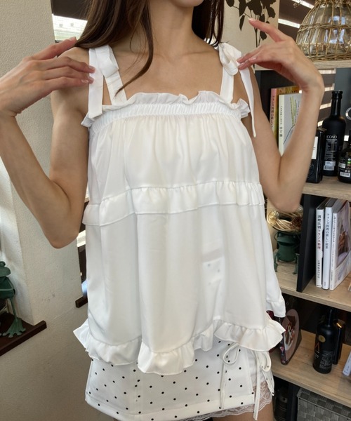 ｔｏｌｅｎｅ（トレネ）の「フリルティアード 肩リボン キャミソール トップス（キャミソール・レディース・ホワイト/グリーン/ブラック・FREE）」の8枚目の写真