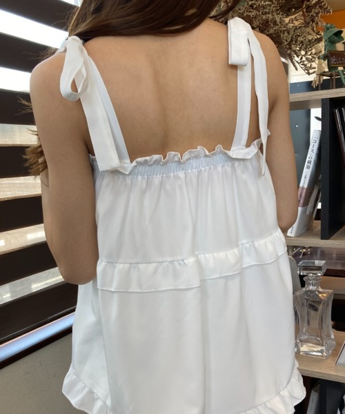 ｔｏｌｅｎｅ（トレネ）の「フリルティアード 肩リボン キャミソール トップス（キャミソール・レディース・ホワイト/グリーン/ブラック・FREE）」の9枚目の写真