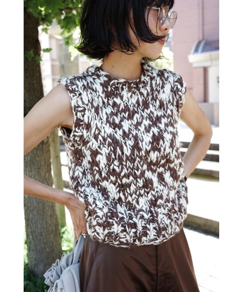 emmi（エミ）の「ウールミックスハンドニットベスト（ベスト・レディース・ブラウン/アイボリー・F）」の16枚目の写真