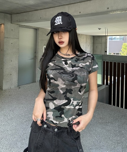 KsG(ケーエスジー)の「カモフラージュビジューTシャツ(Tシャツ/カットソー・レディース・グリーン/グレー・LARGE/MEDIUM/SMALL)」の10枚目の写真