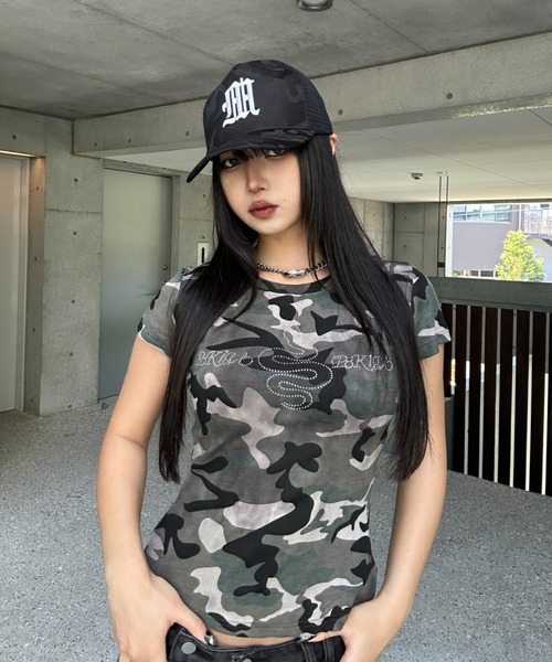 KsG(ケーエスジー)の「カモフラージュビジューTシャツ(Tシャツ/カットソー・レディース・グリーン/グレー・LARGE/MEDIUM/SMALL)」の7枚目の写真