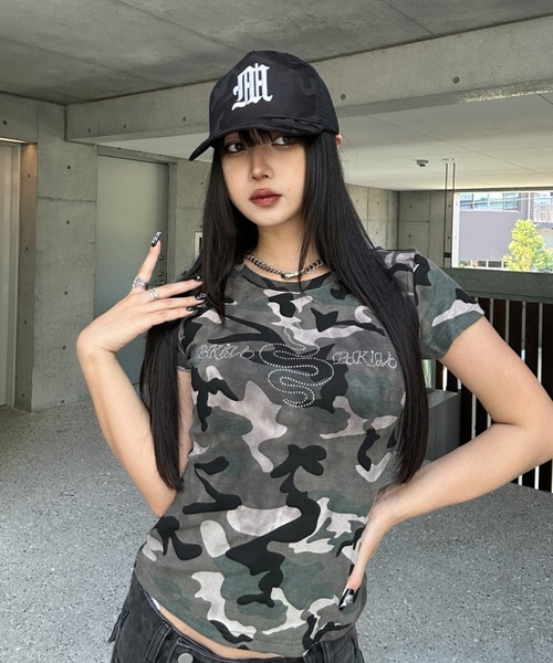 KsG(ケーエスジー)の「カモフラージュビジューTシャツ(Tシャツ/カットソー・レディース・グリーン/グレー・LARGE/MEDIUM/SMALL)」の6枚目の写真