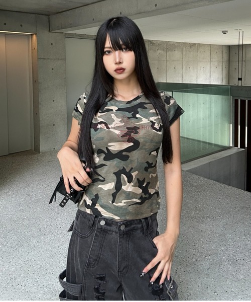 KsG(ケーエスジー)の「カモフラージュビジューTシャツ(Tシャツ/カットソー・レディース・グリーン/グレー・LARGE/MEDIUM/SMALL)」の13枚目の写真