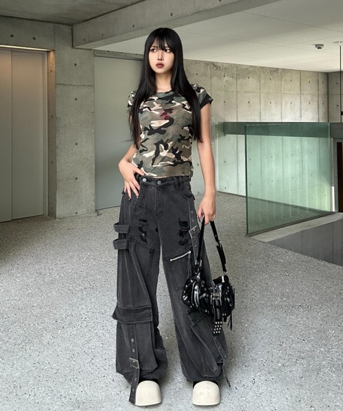 KsG(ケーエスジー)の「カモフラージュビジューTシャツ(Tシャツ/カットソー・レディース・グリーン/グレー・LARGE/MEDIUM/SMALL)」の18枚目の写真