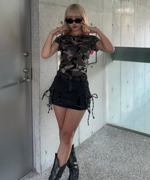 KsG(ケーエスジー)の「カモフラージュビジューTシャツ(Tシャツ/カットソー・レディース・グリーン/グレー・LARGE/MEDIUM/SMALL)」の3枚目の写真