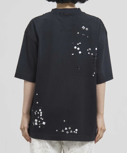 MIHARAYASUHIRO(ミハラヤスヒロ)の「【MIHARAYASUHIRO/ミハラヤスヒロ】EMBELLISHED DISTRESSED TEE/スタッズプリントTシャツ(Tシャツ/カットソー・レディース・ブラック/ホワイト・36/38)」の6枚目の写真