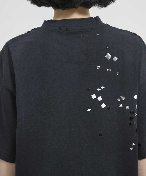 MIHARAYASUHIRO(ミハラヤスヒロ)の「【MIHARAYASUHIRO/ミハラヤスヒロ】EMBELLISHED DISTRESSED TEE/スタッズプリントTシャツ(Tシャツ/カットソー・レディース・ブラック/ホワイト・36/38)」の10枚目の写真