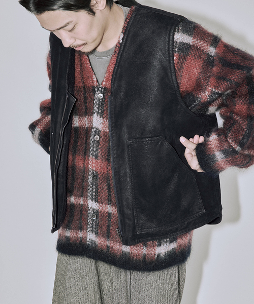 JOURNAL STANDARD J.S HOMESTEAD（ジャーナルスタンダードホームステッド）の「J.S.Homestead / フロック レザー ジップ ベスト（その他アウター・メンズ・ブラック/ブラウン系その他・MEDIUM/LARGE）」の11枚目の写真