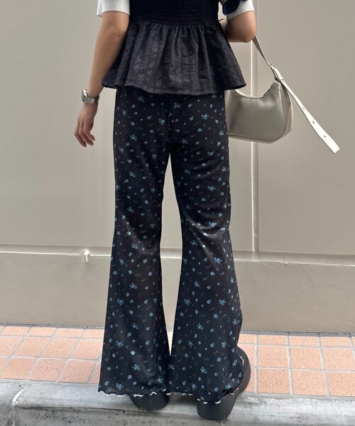 HELLO.SANFRANCISCO（ハローサンフランシスコ）の「【HELLO.SANFRANCISCO/ハローサンフランシスコ】アソート柄フロッキープリントフレアパンツ（その他パンツ・レディース・ホワイト系その他/ホワイト/ブラック/ブラック系その他・MEDIUM/SMALL）」の10枚目の写真