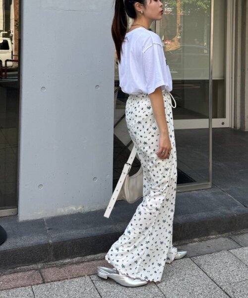 HELLO.SANFRANCISCO（ハローサンフランシスコ）の「【HELLO.SANFRANCISCO/ハローサンフランシスコ】アソート柄フロッキープリントフレアパンツ（その他パンツ・レディース・ホワイト系その他/ホワイト/ブラック/ブラック系その他・MEDIUM/SMALL）」の19枚目の写真