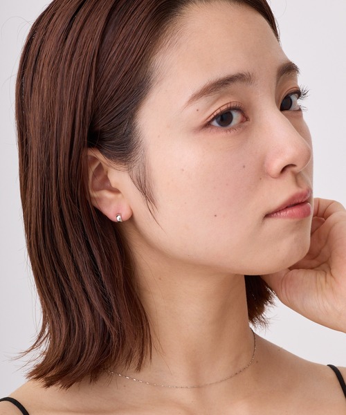 CALIN STANDARD(カリンスタンダード)の「◆金属アレルギー対応◆◆made in japan◆【純金厚メッキ】ワイドプレーン 極小ミニマルカーブピアス(ピアス(両耳用)・レディース・シルバー/ゴールド/ピンクゴールド・FREE)」の16枚目の写真