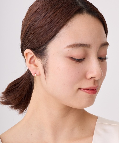 CALIN STANDARD(カリンスタンダード)の「◆金属アレルギー対応◆◆made in japan◆【純金厚メッキ】ワイドプレーン 極小ミニマルカーブピアス(ピアス(両耳用)・レディース・シルバー/ゴールド/ピンクゴールド・FREE)」の9枚目の写真