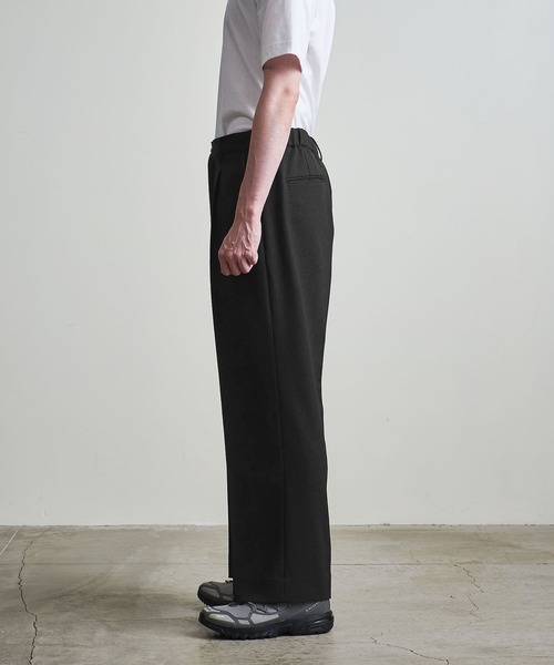 info. BEAUTY&YOUTH(インフォビューティアンドユース)の「【マルチサイズ】ポリエステルサージ ワイドストレート スラックス(スラックス・メンズ・ダークグリーン/オレンジ系その他/ブラック/オリーブ・マルチサイズ)」の17枚目の写真